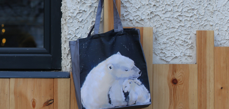Купить сумку с белыми медведями.