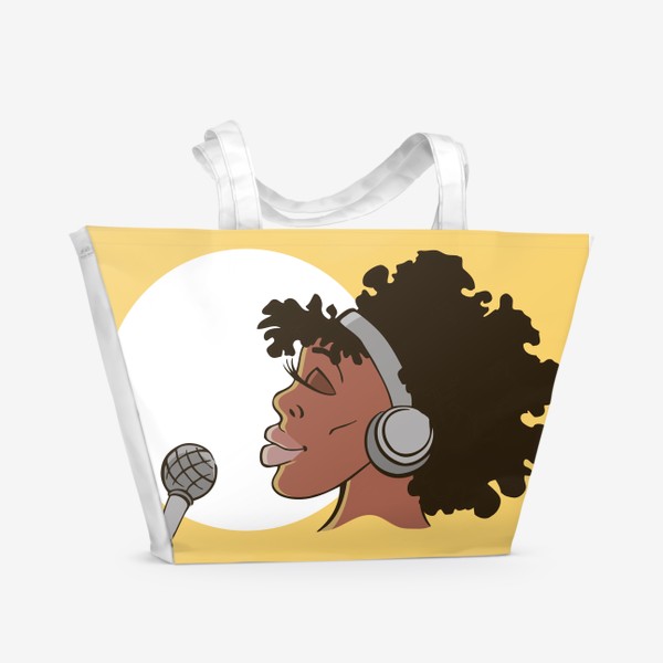 Пляжная сумка «афроамериканка девушка микрофон и наушники на фоне солнца: музыка»