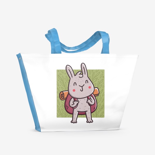 Пляжная сумка «Милый заяц с рюкзаком на фоне веточек. Путешественник. Туризм»