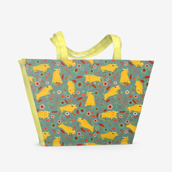 Пляжная сумка «Жёлтые быки резвятся на лугу в цветах»
